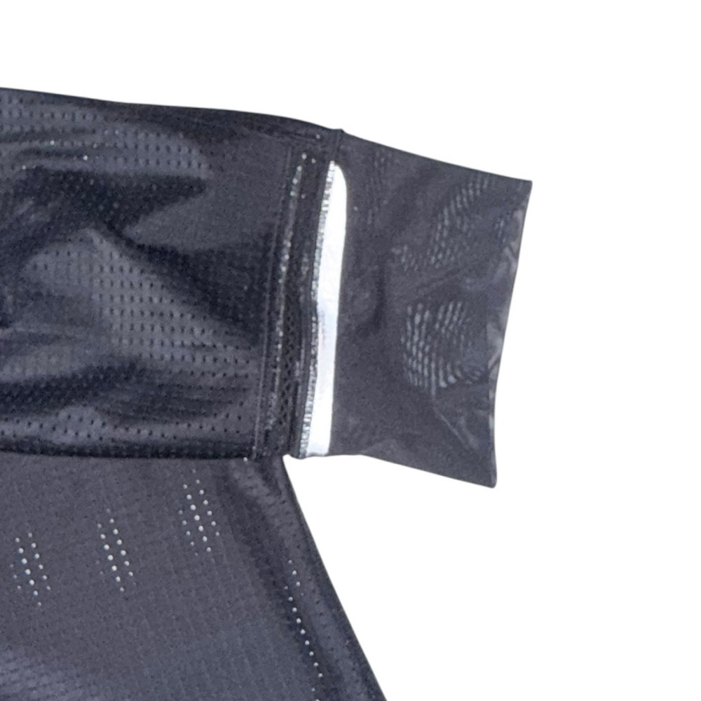 Lululemon Var-City 1/2 Sleeve Black Like New Fits like 8 Med sprig $68 - Picture 8 of 9
